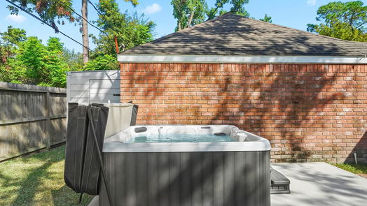 Houston 1-story, 3-bed 2607 Pine Village Drive-idx