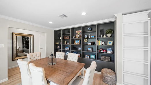 Houston 1-story, 3-bed 2607 Pine Village Drive-idx