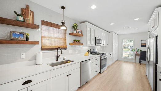 Houston 1-story, 3-bed 2607 Pine Village Drive-idx