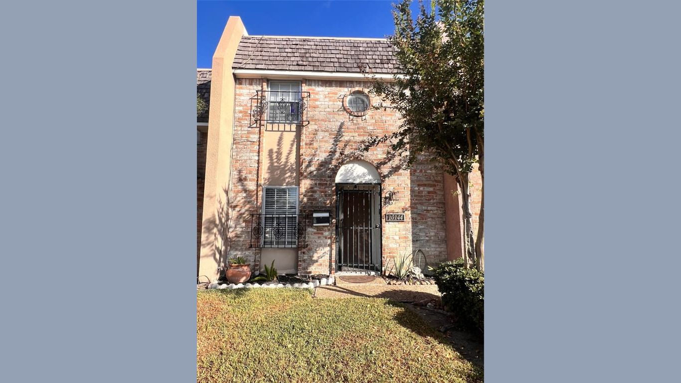 Houston 2-story, 2-bed 10144 Emnora Lane-idx