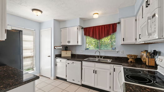 Houston 1-story, 3-bed 15802 Tammany Lane-idx