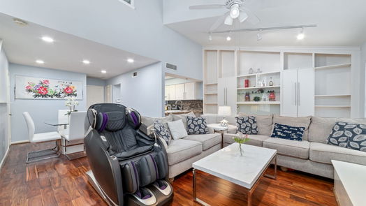 Houston 2-story, 2-bed 13967 Hollowgreen Drive-idx