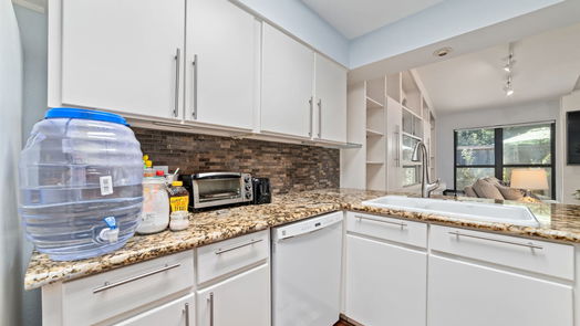 Houston 2-story, 2-bed 13967 Hollowgreen Drive-idx