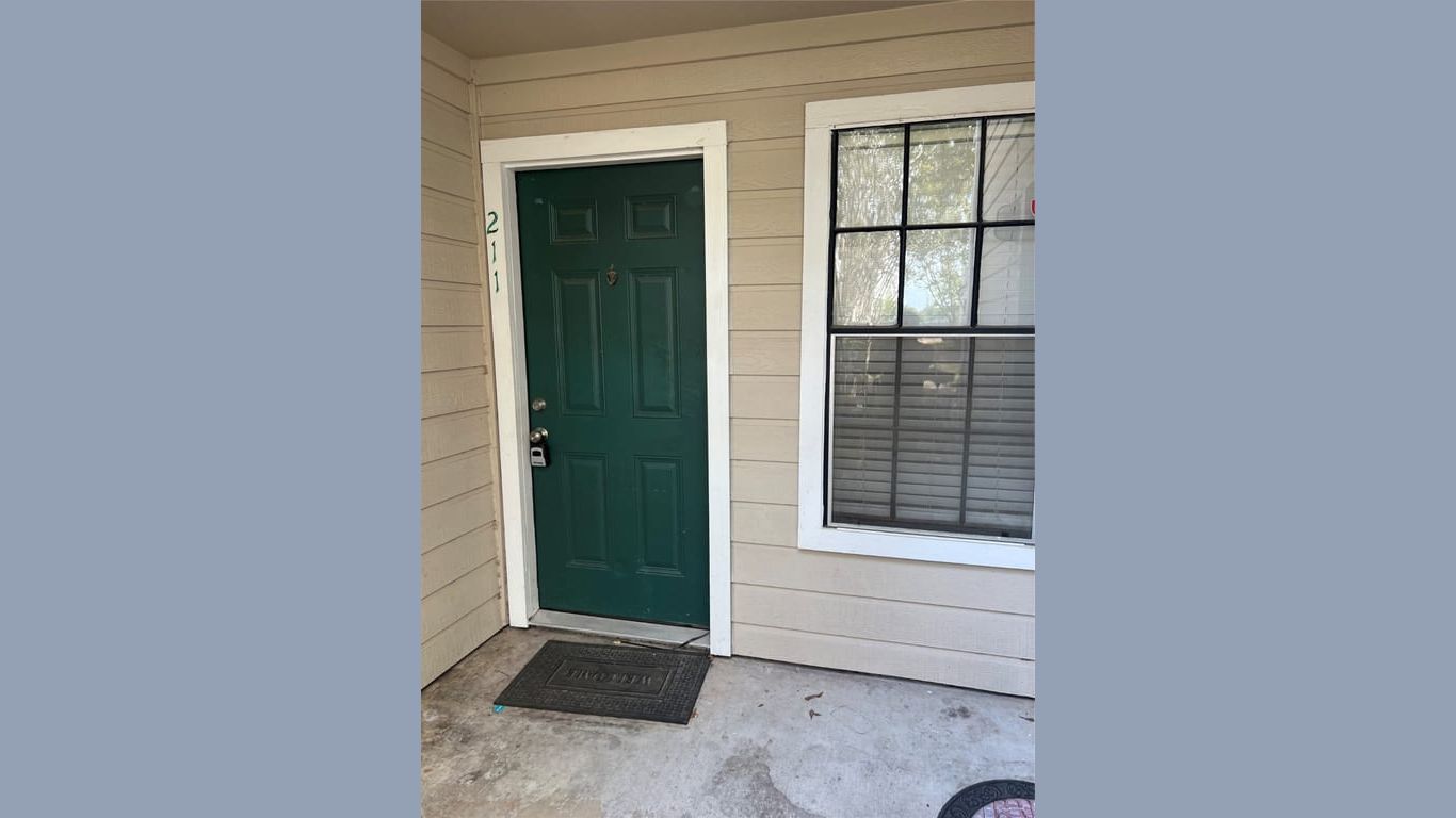 Houston 1-story, 2-bed 12660 Ashford Point Drive 211-idx