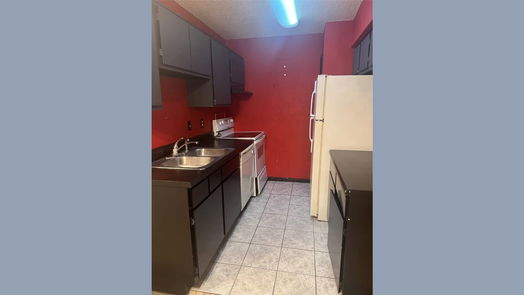 Houston 1-story, 2-bed 12660 Ashford Point Drive 211-idx