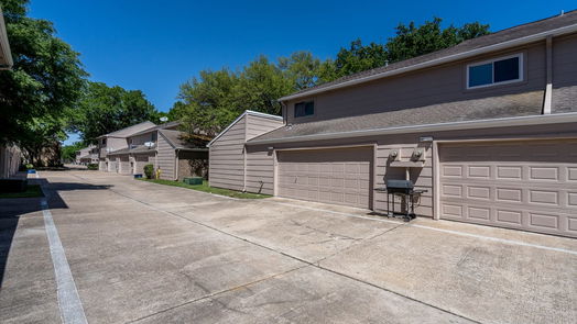 Houston 2-story, 2-bed 13923 Hollowgreen Drive-idx