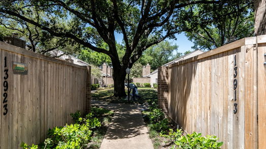 Houston 2-story, 2-bed 13923 Hollowgreen Drive-idx