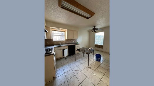 Houston 1-story, 3-bed 3215 Hazy Park Drive-idx