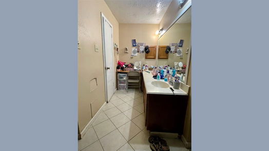 Houston 1-story, 2-bed 3839 Old Post Road-idx