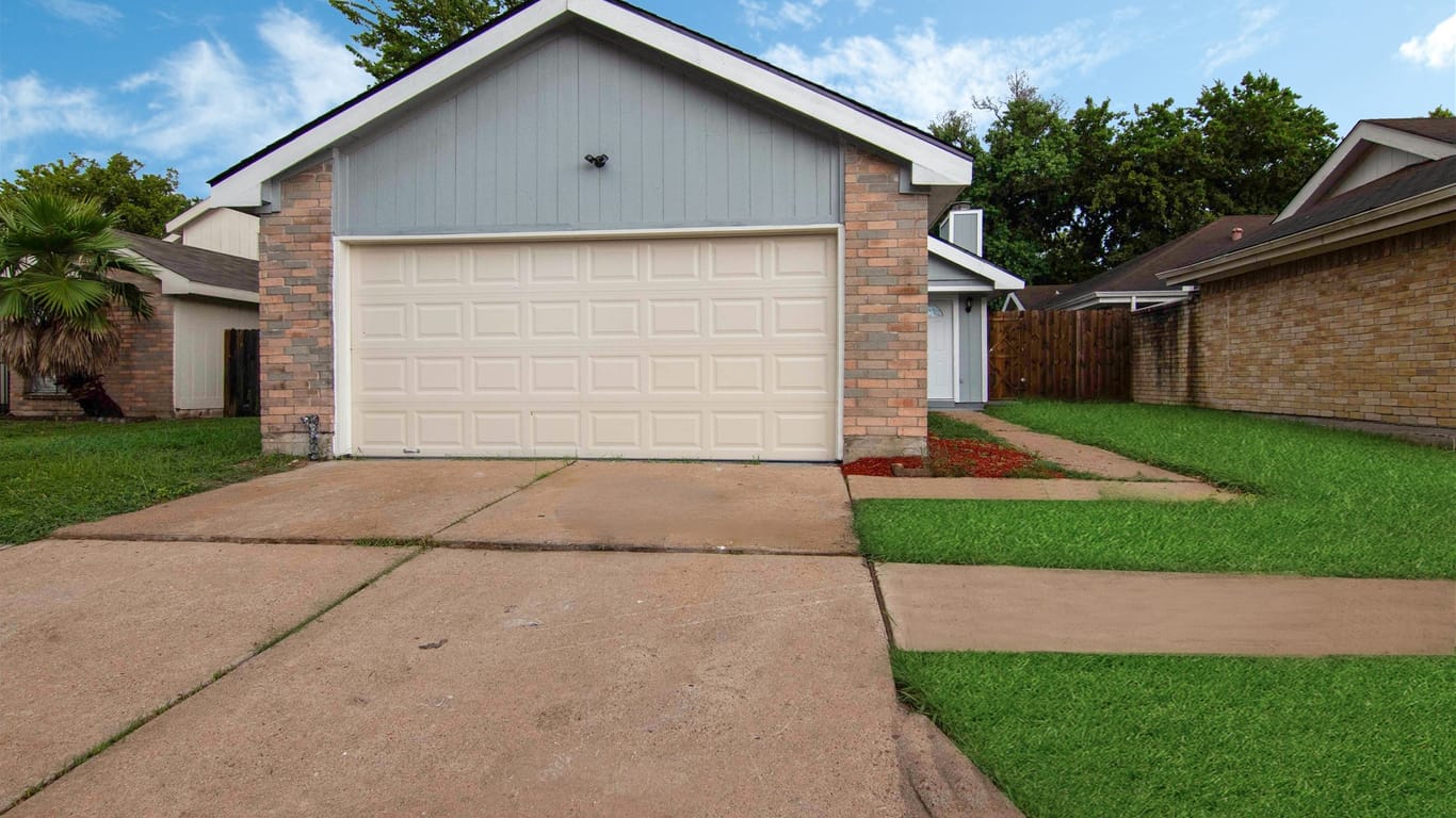 Houston 1-story, 3-bed 13418 Clarewood Drive-idx