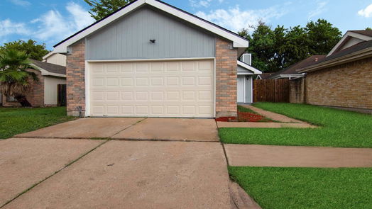 Houston null-story, 3-bed 13418 Clarewood Drive-idx