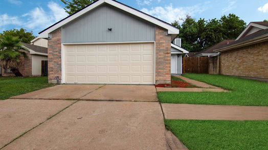 Houston null-story, 3-bed 13418 Clarewood Drive-idx