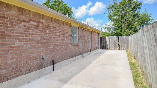 Houston 1-story, 3-bed 9634 Benthos Drive-idx