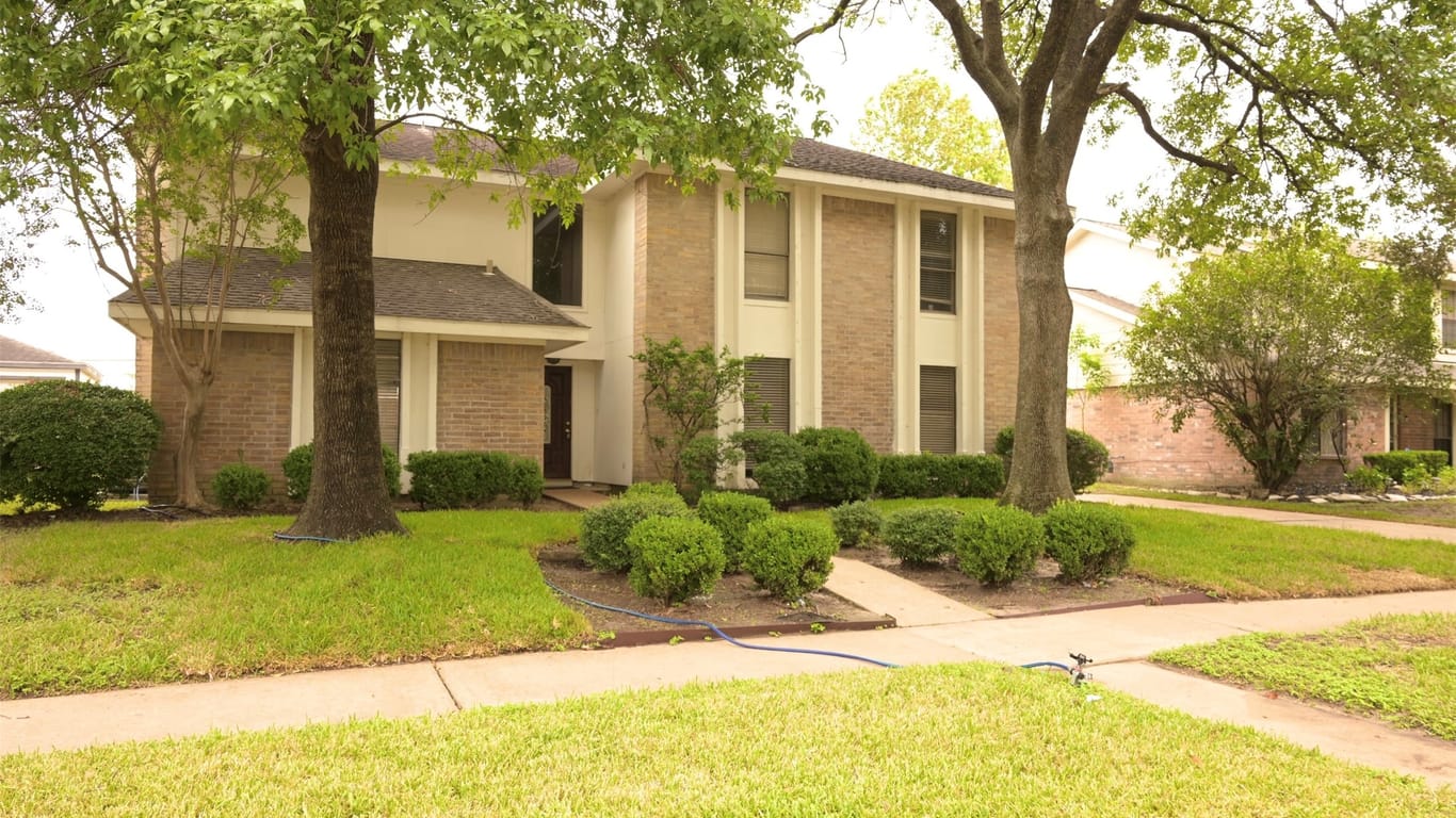 Houston 2-story, 4-bed 8803 Woodleigh Drive-idx