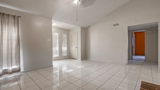 Houston 1-story, 3-bed 9423 Bollingbrook Drive-idx