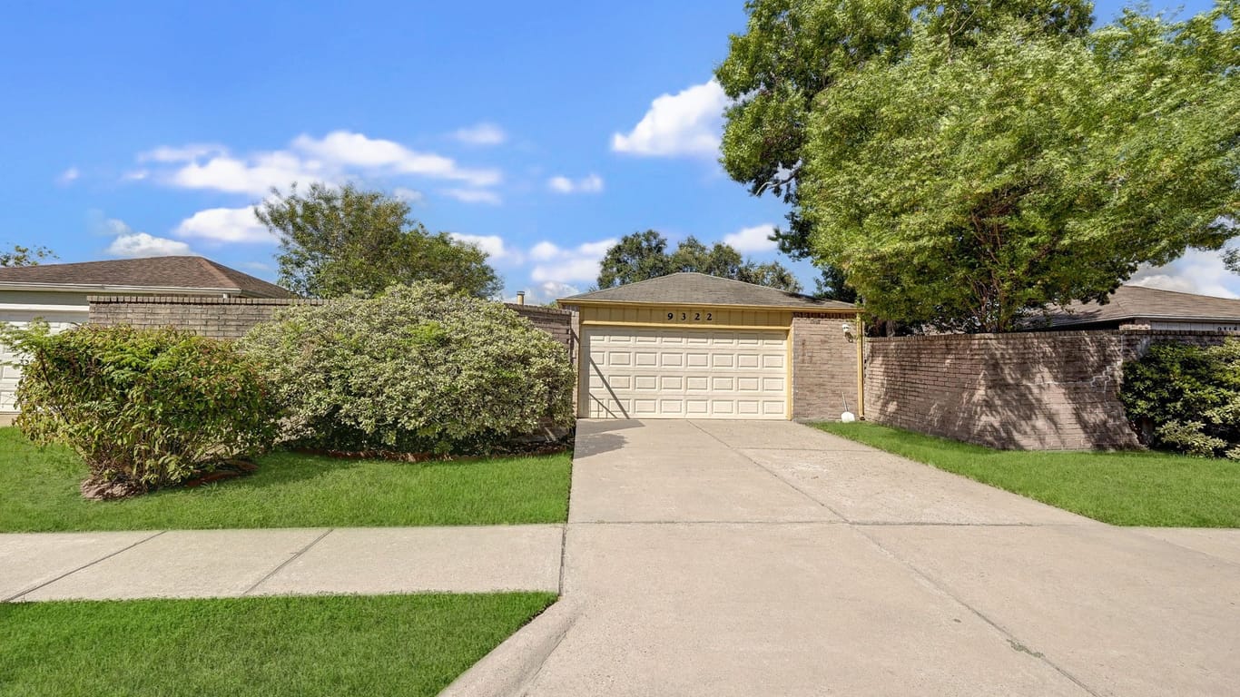 Houston 1-story, 3-bed 9322 Danforth Way-idx