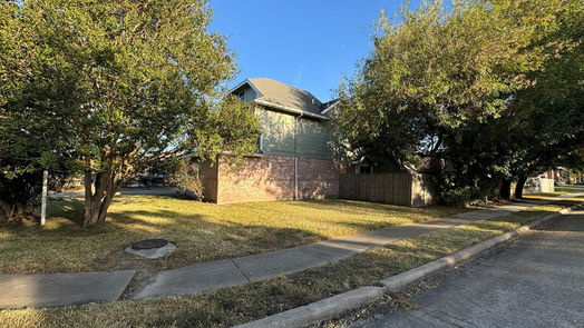 Houston 2-story, 4-bed 6210 Ladera Drive-idx