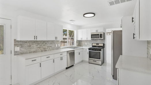 Houston 2-story, 4-bed 18155 Forest Cedars Drive-idx