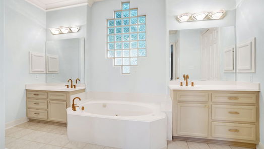 Houston 2-story, 4-bed 18214 Ennsbury Drive-idx