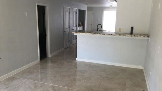 Houston 2-story, 2-bed 6616 Montauk Drive 1/8-idx