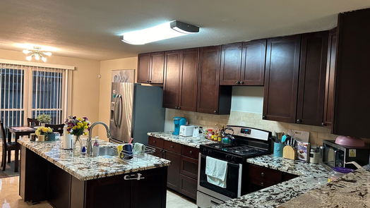 Houston 2-story, 2-bed 6616 Montauk Drive 1/8-idx