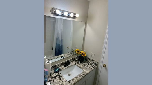 Houston 2-story, 2-bed 6616 Montauk Drive 1/8-idx