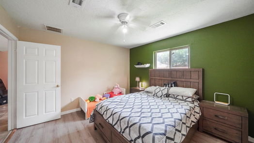 Houston 1-story, 3-bed 4618 Glenvillage Street-idx