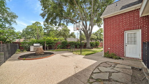 Houston 2-story, 4-bed 18226 Ennsbury Drive-idx