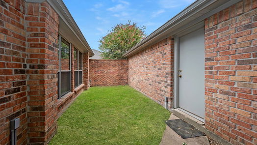 Houston 1-story, 3-bed 3920 Heathersage Drive-idx