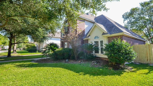 Houston 2-story, 4-bed 4218 Amber Lake Drive-idx