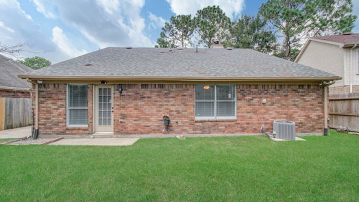 Houston 1-story, 3-bed 18155 Holly Green Drive-idx