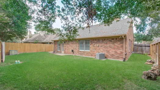 Houston 1-story, 3-bed 18155 Holly Green Drive-idx