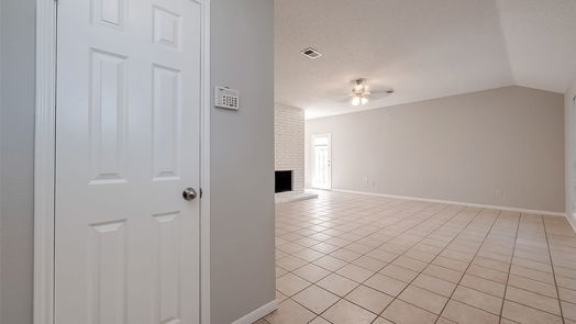 Houston 1-story, 3-bed 18110 Holly Green Drive-idx