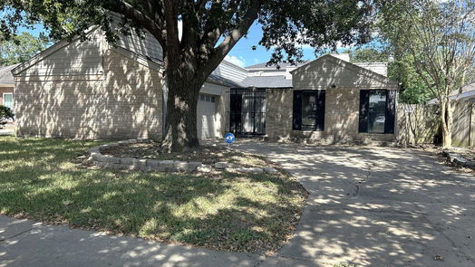 Houston 1-story, 4-bed 4822 Whispering Falls Drive-idx