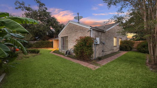 Houston 1-story, 3-bed 15813 Rippling Water Drive-idx