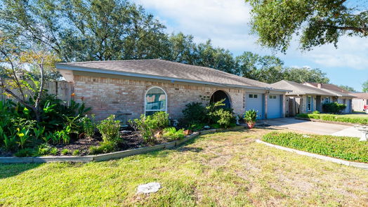 Houston 1-story, 3-bed 15919 Bluffdale Drive-idx