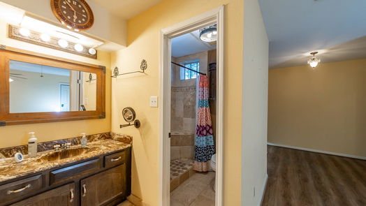 Houston null-story, 3-bed 15919 Bluffdale Drive-idx