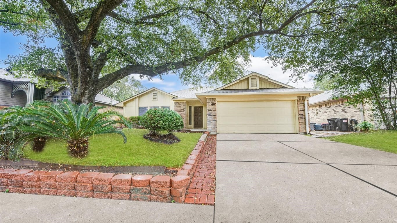 Houston 1-story, 3-bed 16814 Rockbend-idx