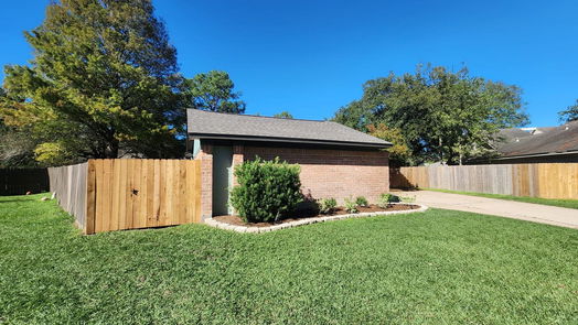 Houston null-story, 3-bed 15610 Midridge Drive-idx