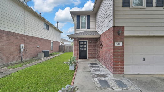 Houston 2-story, 4-bed 5910 Logancrest Lane-idx