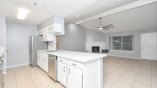 Houston null-story, 4-bed 7682 Bubbling Spring Lane-idx