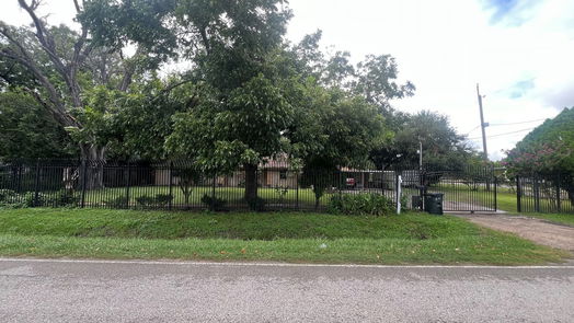 Houston 1-story, 3-bed 13617 Ann Louise Road-idx