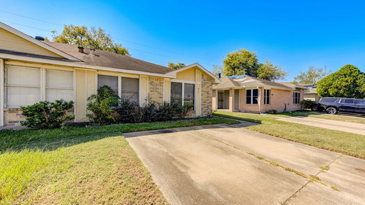 Houston 1-story, 2-bed 6713 Greenyard Drive-idx