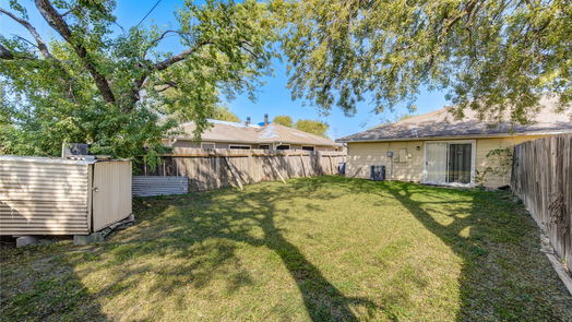 Houston 1-story, 2-bed 6713 Greenyard Drive-idx