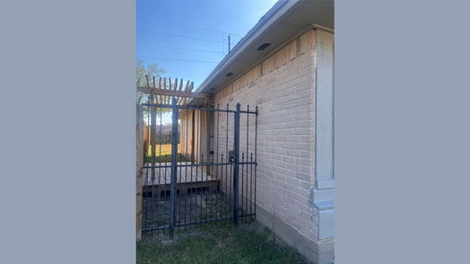 Houston null-story, 2-bed 6627 Greenyard Drive-idx