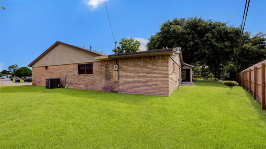 Houston 1-story, 4-bed 6047 Pebble Lane-idx
