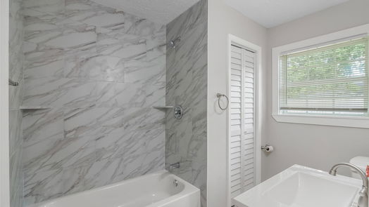 Houston 1-story, 4-bed 6511 Roxbury Road-idx