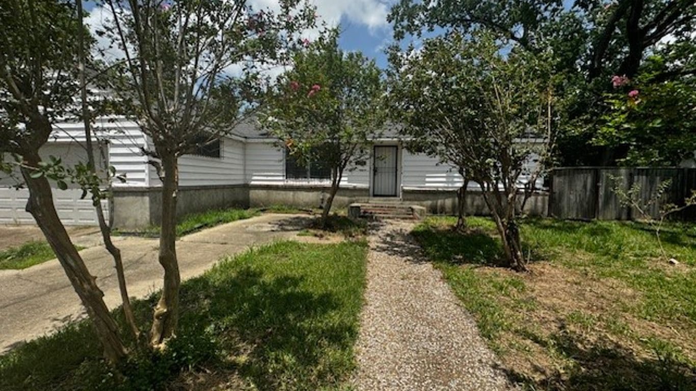 Houston 1-story, 4-bed 6719 Fairway Drive-idx