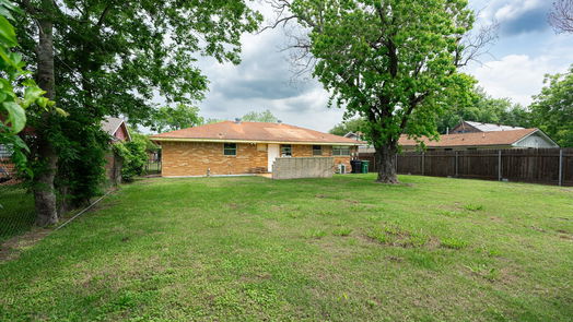 Houston 1-story, 3-bed 6122 Sunnycrest Street-idx