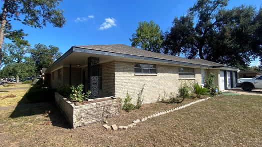 Houston 1-story, 3-bed 6702 Roxbury Road-idx